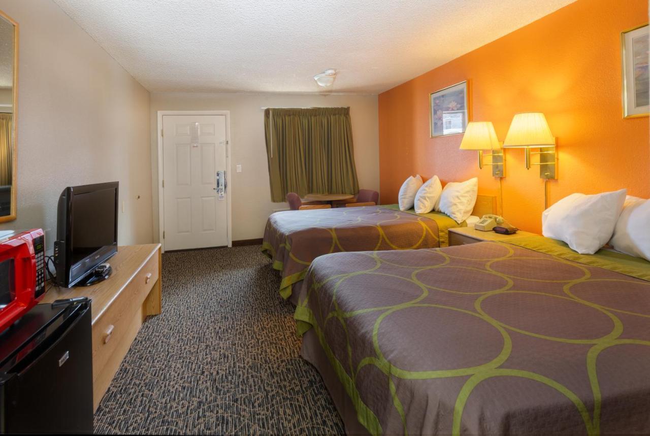 Hotel Cedar Valley